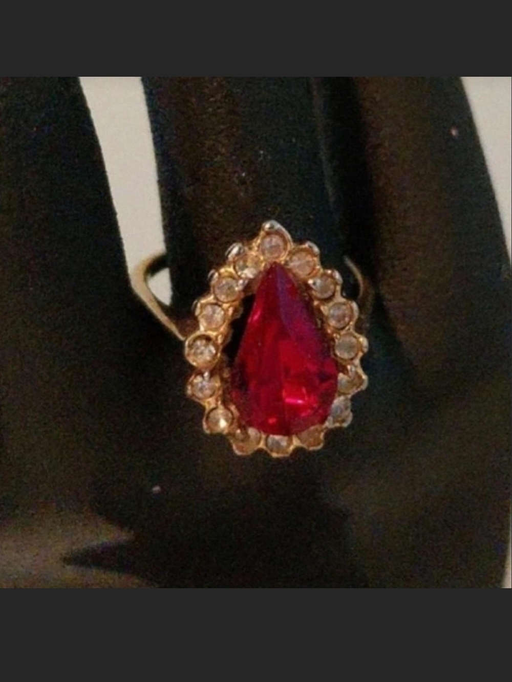 Source Unknown Gold-Tone Teardrop Red Crystal Ring